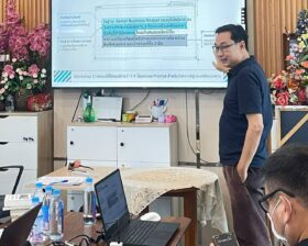ธุรกิจ SME จากต่างจังหวัด | โรงเรียนนานาชาติ, ธุรกิจเพื่อสุขภาพ อบรมหัวข้อ "Deep Research for Business" ให้กับธุรกิจขนาดกลางและเล็กจากต่างจังหวัด โดย อาจารย์พันธุ์ทิตต์ สิรภพธาดา